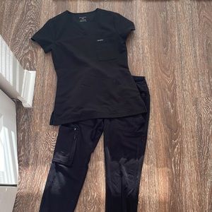 Jaanuu black scrub set